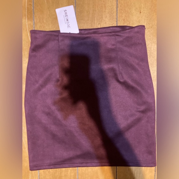 NWT Ladies Size Small SHEIN Bae Burgundy Lined Skirt - Picture 8 of 13